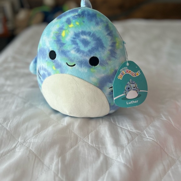 New Luther The Tie Dye Shark Squishmallows - Picture 2 of 14